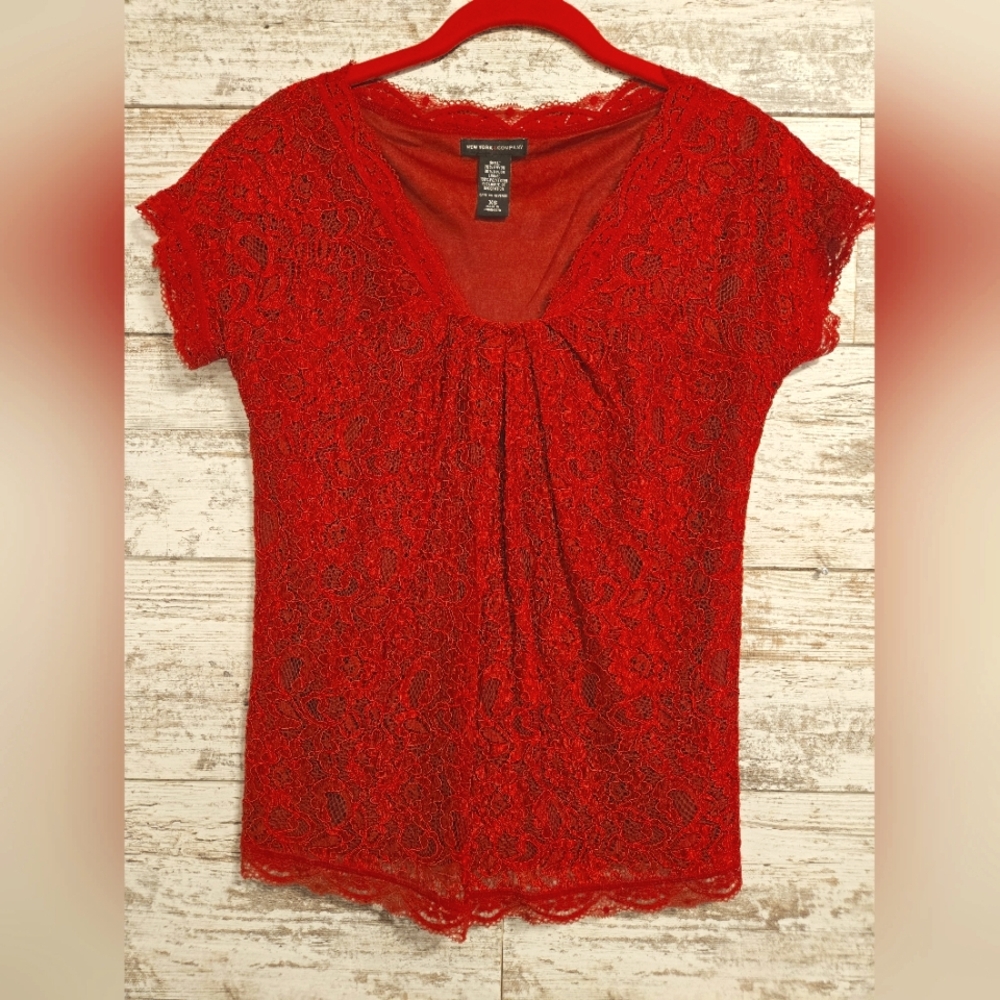 New York & Company Womans Ladies Top Blouse Shirt Red Lacy Size XS